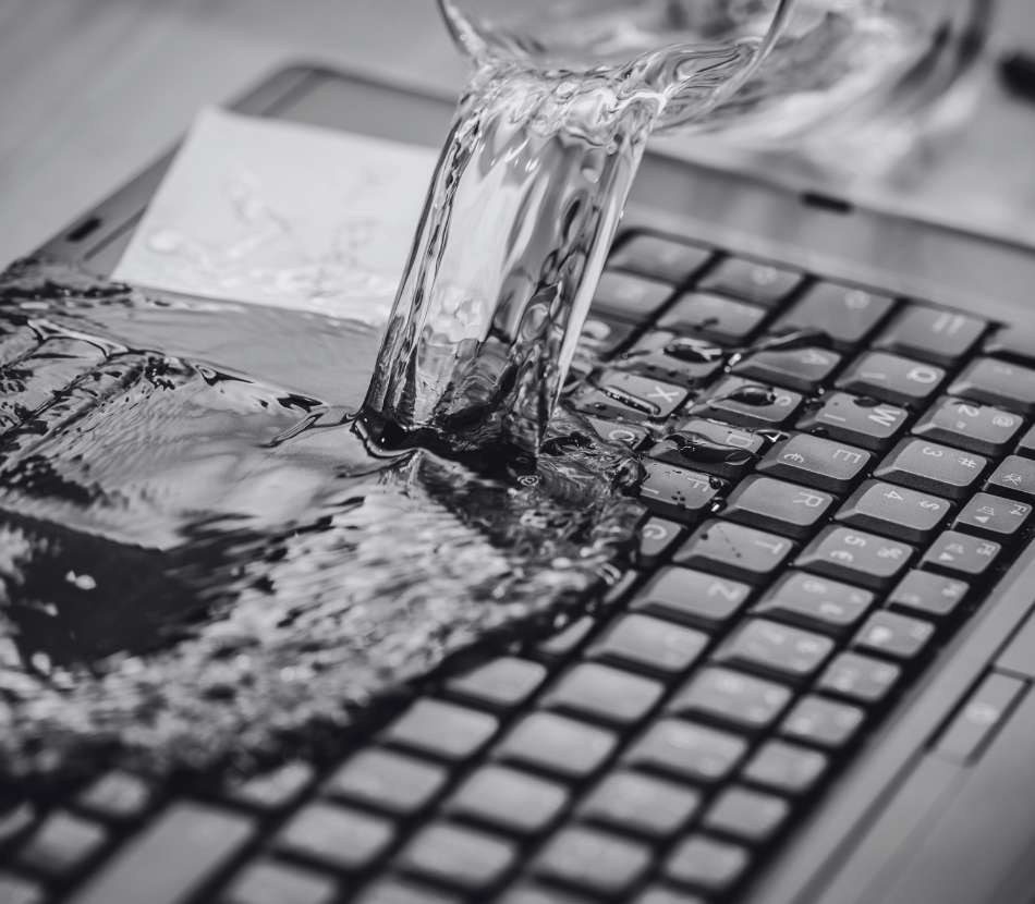 SOS nasveti ob stiku opreme z vodo